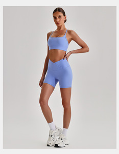 Conjunto Deportivo de 3 Piezas para Mujer, Top Deportivo con Cintura en V, Pantalones Cortos, Leggings, Espalda Descubierta, Conjunto de Yoga, Logotipo Personalizado, Fabricante OEM, Venta al Por Mayor - Product Image 4