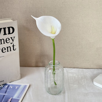 YL Bunga Artifisial Modern Putih Dekorasi Latar Belakang Pernikahan Dekorasi Ruangan Bunga Plastik Lembut Pewarnaan Calla Lily