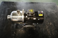 Mini pompe à eau auto-amorçante à haute pression pompe de surpression électrique à un étage 5KW cuivre OEM personnalisable à fréquence variable
