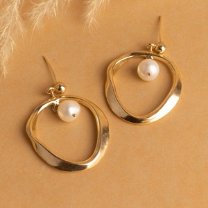 Pendientes Geométricos Chapados en Oro con Perla Natural, Joyería de Moda Vintage para Mujer - Product Image 5