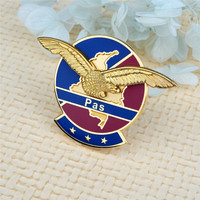 Pins en émail personnalisés en gros de Chine, badges de revers personnalisés, cadeaux souvenirs