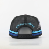 Gorra personalizable unisex de 5 paneles para conductor de camión bordado plano ala curva raya lateral Logo malla para deportes viajes al aire libre impresión