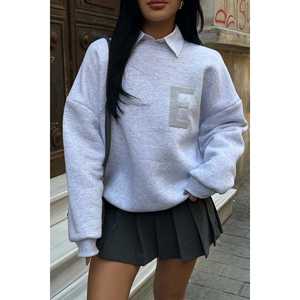 Sweat-shirt et sweat à capuche gris brodé pour femme - Product Image 4