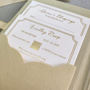 Suite d'invitations de mariage personnalisées en velours beige avec cartes en acrylique transparent et détails dorés – Ensemble d'invitations de mariage - Product Image 2