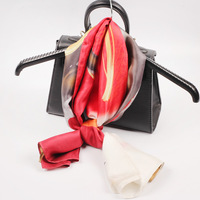 Produits en promotion : Foulard en soie personnalisé avec logo imprimé numériquement, OEM/ODM, tendance, 90CM*90CM, foulard en soie classique pour femme