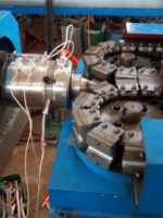 Ligne de Production électrique Flexible de conduits ondulés PE PP PVC Machine à tuyaux ondulés en plastique haut moteur à clé personnalisé