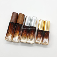 Botol Parfum Mini Isi Ulang 5ML 6ML 9ML, Botol Semprot Sampel Parfum Kecil untuk Perjalanan, Warna Gradasi Amber, Botol Kaca Mini dengan Tutup Kayu Peach