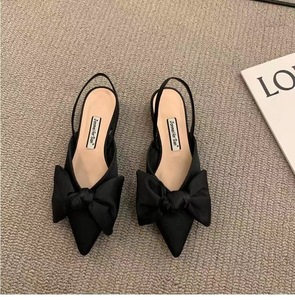 Sandales plates d'été pour femmes Chaussures simples élégantes avec fermeture à lacets Semelle souple Talon bas pour l'extérieur Casual Luxury - Product Image 1