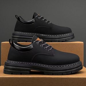 Zapatos deportivos antideslizantes impermeables de ocio para hombres para sitios de construcción Montañismo al aire libre Forro de malla de moda resistente al desgaste - Product Image 6