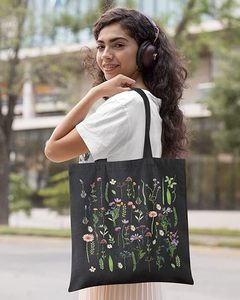 กระเป๋าผ้าแคนวาส LILA LILA แบบมีหลายช่องใส่ของ ดีไซน์เสื้อกั๊ก มีโลโก้ ปิดด้วยเชือกผูก พับเก็บได้ เหมาะสำหรับใส่ของขวัญหรือใช้เป็นถุงช้อปปิ้งแบบเรียบง่าย - Product Image 6