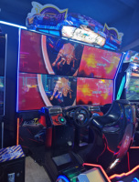 Machine de jeu de course HD multi-écrans à deux places, équipement d'arcade commercial à monnayeur pour centre commercial et aire familiale intérieure