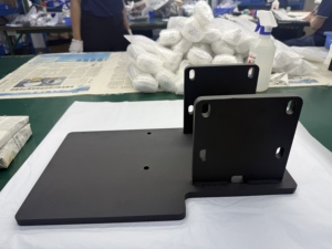 Piezas de mecanizado CNC de 5 ejes personalizadas de fábrica con NDA disponible, piezas de aluminio y acero con anodizado rojo y negro, piezas de torneado CNC - Product Image 4