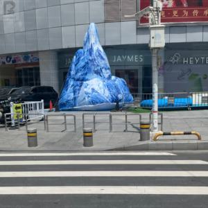 Gigantesco iceberg gonfiabile a LED luminoso in tessuto Oxford, modello di ghiacciaio gonfiabile per decorazioni invernali/eventi estivi/feste - Product Image 4