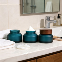 Tarro de vidrio esmerilado verde oscuro de base pesada con tapa de madera, tarro engrosado para el cuidado de la piel, para mascarillas faciales, cremas para ojos y ungüentos.