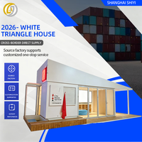 Maison modulaire préfabriquée élégante à toit triangulaire blanc, bâtiment conteneur à ossature acier pour magasin, bureau et hébergement de villégiature