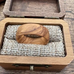 Macho gioielli in legno di olivo a cupola anello in legno Unisex promessa uomo donna natura anelli di legno di nozze gioielli - Product Image 3