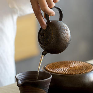Théière en céramique d'argile rustique antique de style japonais fait à la main ancien service à thé Kung Fu en céramique minérale théière de brassage à pot unique - Product Image 3