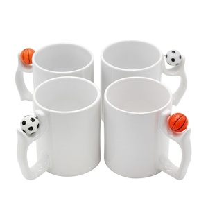 Mug à café en céramique <span class=keywords><strong>personnalisable</strong></span> avec motif par sublimation, avec poignée de football ou de basket-ball, vente en gros - Product Image 1