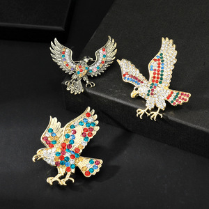批发时尚饰品动物水钻鹰胸针女式连衣裙围巾配件装饰 - Product Image 1