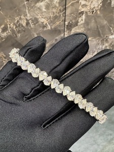 Bracelet chaîne tennis cubaine en moissanite de créateur, best-seller, idéal pour un cadeau, un anniversaire ou un jubilé, disponible pour la livraison mondiale - Product Image 5