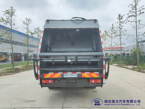 Camión compactador de basura de 5m3 de la famosa marca china, usado para limpieza municipal. - Product Image 4