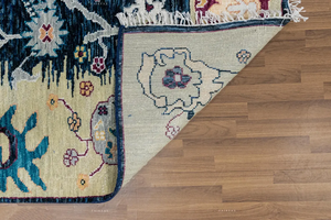 Tapis d'intérieur moderne fait main en laine bleu marine personnalisable, motif floral oriental, tapis de déclaration - Product Image 5