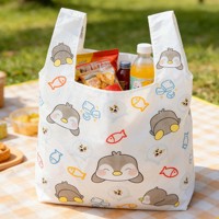 Porte-clés en peluche pingouin 10 cm, personnalisable sans MOQ, pochette en peluche écologique recyclée avec sac de courses pliable et jouet en peluche