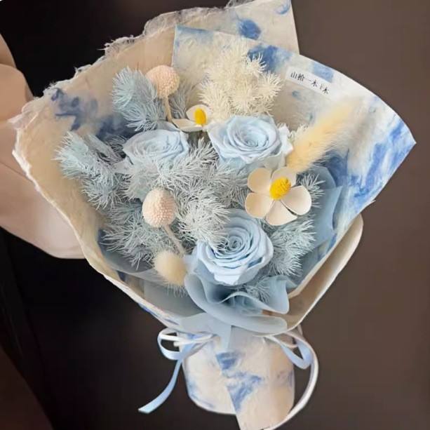 A few bouquets of Mingyue