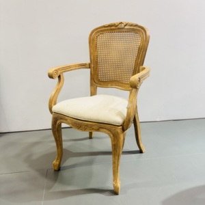 Venta al por mayor barato de lujo Royal High Hold Back sillas de comedor de madera para la boda - Product Image 6