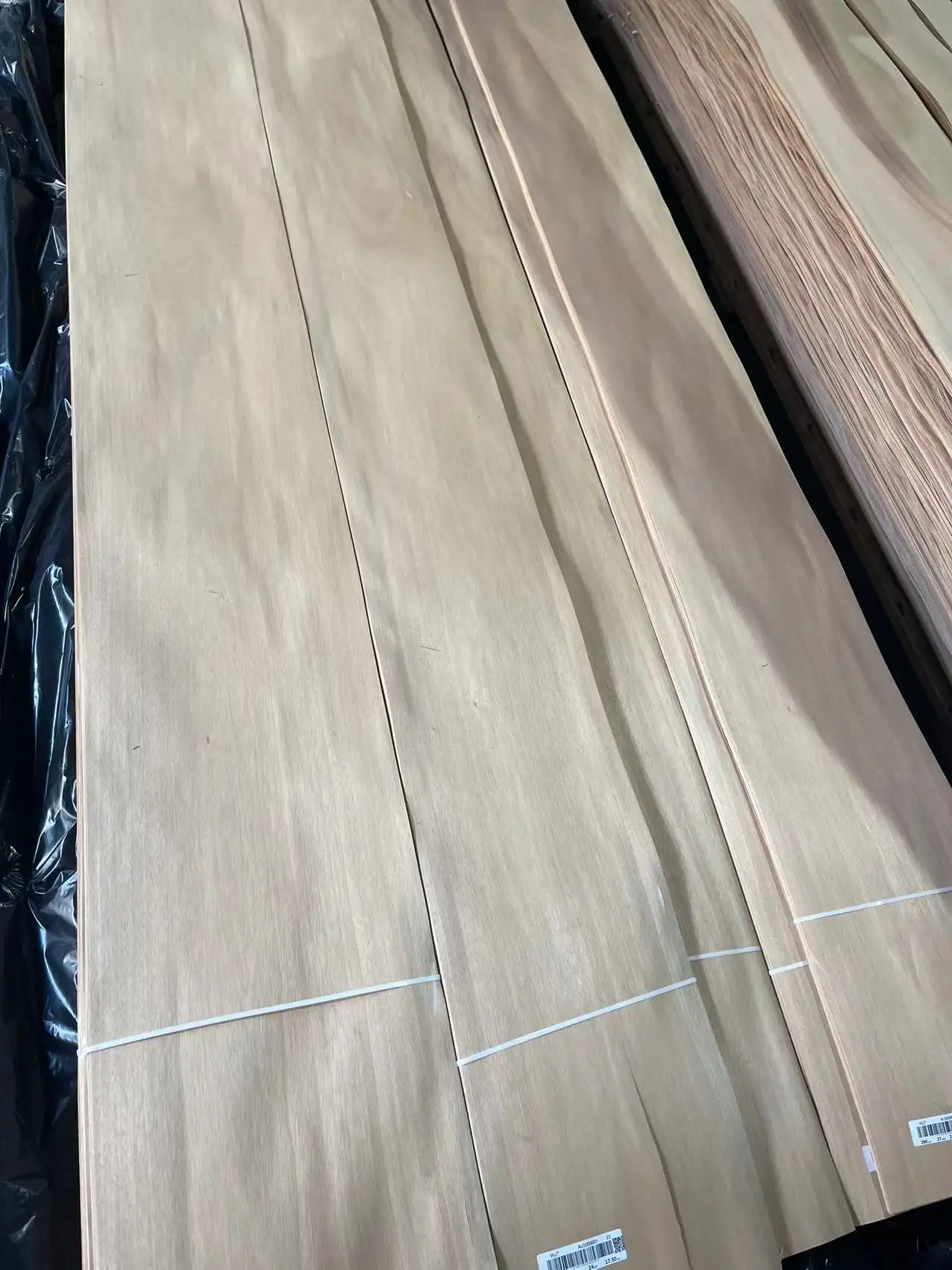 Custom High Quality Anigre Natural Wood Veneer Figured Anigre Wood