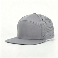 Casquette de baseball unisexe de haute qualité, personnalisée, à 7 panneaux, à visière plate, avec logo en caoutchouc perforé découpé au laser, en polyester, pour l'extérieur