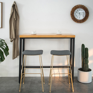 Meubles <span class=keywords><strong>de</strong></span> <span class=keywords><strong>bar</strong></span> à café tendance, <span class=keywords><strong>tabouret</strong></span> haut <span class=keywords><strong>de</strong></span> comptoir en métal doré luxueux avec siège en <span class=keywords><strong>velours</strong></span> courbé - Product Image 4