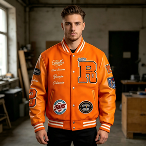 <span class=keywords><strong>Giacca</strong></span> Varsity Arancione da Uomo <span class=keywords><strong>Oversize</strong></span> con Lettere in Ciniglia, Multi Patch in Ciniglia e Ricami, Maniche in Ecopelle, <span class=keywords><strong>Giacca</strong></span> Bomber - Product Image 4