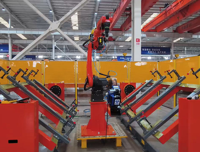 Automated Robotic Welding Cell with 270-degree Forward and Reverse Rotational Head and Tail Positioner