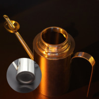 Conteneur métallique de précision en acier inoxydable sur mesure avec bec verseur et poignée pour équipement industriel Fabricant OEM