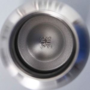 Bouteille d'eau isotherme de voyage minimaliste en acier inoxydable à double paroi à large ouverture, écologique, avec couvercle hermétique - Product Image 4