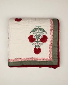 Couette en coton à motif floral Dahlia rouge, imprimé blocs réversible blanc neige, style Jaipuri Razai, pour lit Queen et King - Product Image 1