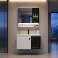 Meuble de salle de bain avec miroir, porte en verre alvéolé en aluminium, rangement ouvert, évier en céramique, noir et blanc, fixation murale