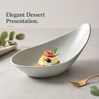Assiette moderne en mélamine à pied surélevé, gris spatial mat, plat de présentation incliné, écologique, durable, sans BPA, compatible lave-vaisselle, pour buffet