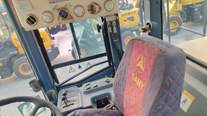 กำลังแรงสูง ความน่าเชื่อถือสูง ควบคุมแม่นยำ การเผาไหม้ที่เพียงพอ รถตักล้อยาง SANY 956H - Product Image 5