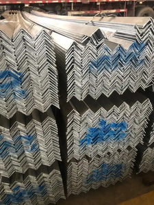 Acero <span class=keywords><strong>de</strong></span> ángulo galvanizado Q235B <span class=keywords><strong>Barra</strong></span> <span class=keywords><strong>de</strong></span> <span class=keywords><strong>hierro</strong></span> <span class=keywords><strong>de</strong></span> ángulo <span class=keywords><strong>de</strong></span> rodamiento <span class=keywords><strong>de</strong></span> pared <span class=keywords><strong>de</strong></span> cortina <span class=keywords><strong>de</strong></span> acero galvanizado triangular laminado en caliente 30x30 <span class=keywords><strong>40x40</strong></span> 50x50 - Product Image 2