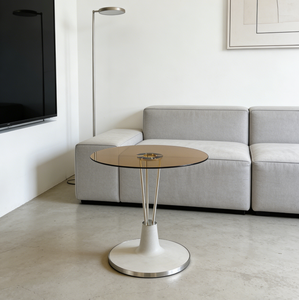 Elegante Mesa de Centro Moderna Mocha Orbit con Base Esculpida y Redonda de Vidrio Templado Tintado en Ámbar - Product Image 3