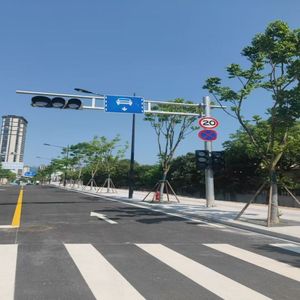 Poteau de signalisation routière métallique en gros, type cantilever, bras de mât de 3M à 12M de hauteur, garantie 10 ans pour les intersections et les croisements - Product Image 4