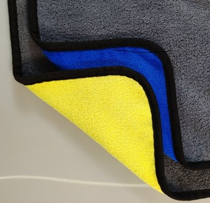 <span class=keywords><strong>Panno</strong></span> in <span class=keywords><strong>microfibra</strong></span> super assorbente in pile corallo senza bordi 500gsm 40x40cm per asciugatura e lucidatura auto Cina - Product Image 2