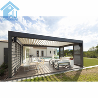 Pergola contemporaine en aluminium Sweet Home avec système de toit automatisé, gazebo bioclimatique imperméable et éclairage LED