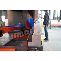 Presse plieuse CNC manuelle Durmark 110T 4000 mm, pliage hydraulique d'acier inoxydable, d'acier au carbone et d'aluminium, plieuse de panneaux