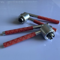 Sertisseuse manuelle pour le sertissage des bouchons de flacons en verre