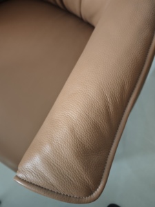 Luxuriöser Mid-Century Modern Akzentstuhl aus Rindsleder, Einzelner Freizeitsessel für Zuhause, Büro und Wohnzimmer, Bequemer Armsessel - Product Image 6
