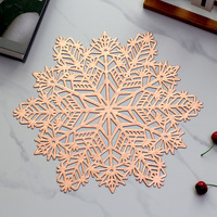 Tapis de salle à manger classique en PVC avec motif flocon de neige pour décorations de Noël Tapis de tasse et napperon de restaurant occidental
