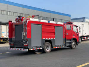 <span class=keywords><strong>Camion</strong></span> <span class=keywords><strong>de</strong></span> pompiers Dongfeng 5 tonnes diesel, neuf, 4x2, avec réservoir à mousse et eau, vidéo et images du fabricant, paramètres techniques - Product Image 3
